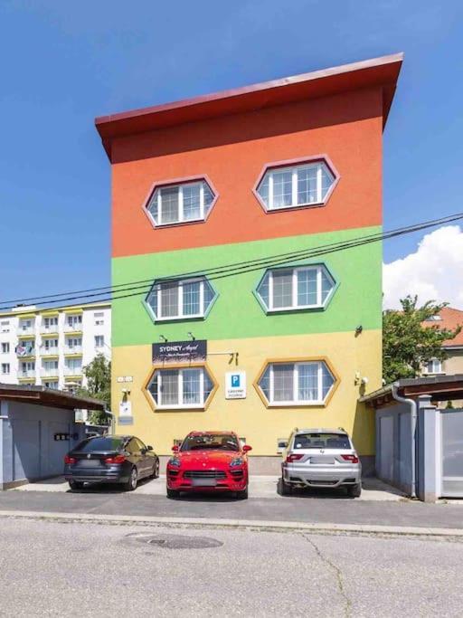 Modern & Cozy Apartment Near Hockey & Football Arena 브라티슬라바 외부 사진