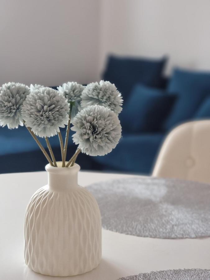 Modern & Cozy Apartment Near Hockey & Football Arena 브라티슬라바 외부 사진